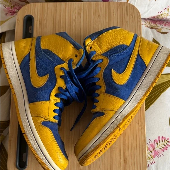Nike Air Jordan 1 Retro OG Laney - Picture 7 of 12